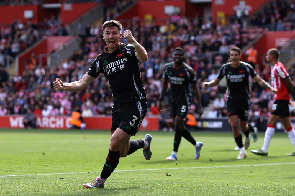 阿森纳主场遭维拉逆转，失去三分，表现不佳，球迷失望。